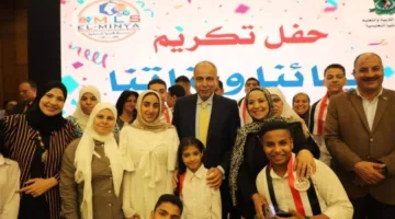 محافظ المنيا يشارك في احتفال تكريم خريجي المدرسة الرسمية للغات