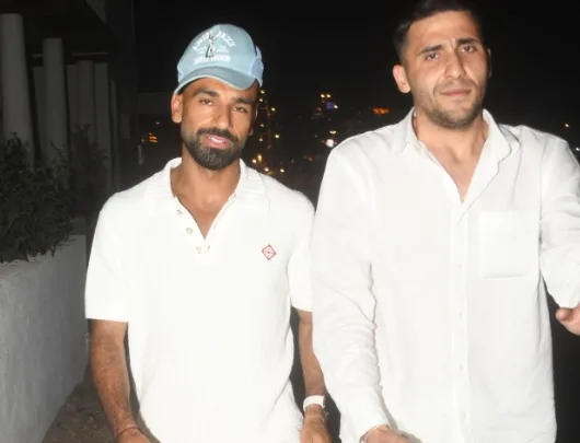 عاجل: فاتورة غداء بقيمة 60 ألف ليرة تُبرز محمد صلاح في عناوين الصحف التركية