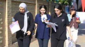 طلاب المرحلة الثانوية يخضعون اليوم لاختبار اللغة الأجنبية الأولى.