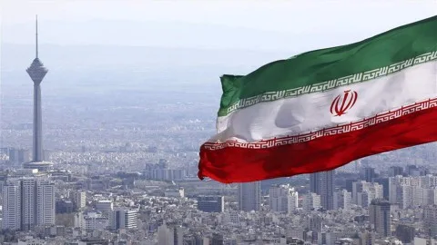 نشطاء من تونس: يجب أن تُعطى إيران حق الحصول على التكنولوجيا النووية السلمية
