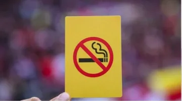 فرنسا تعزز حظر التدخين ليشمل الشواطئ والحدائق ومحطات الحافلات