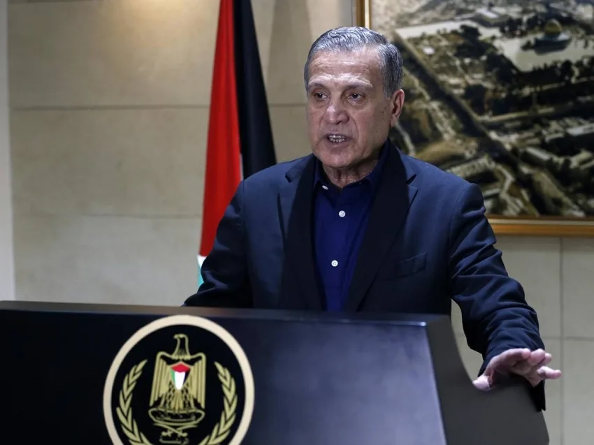 الرئاسة الفلسطينية تنبه من زيادة الأنشطة الاحتلالية الإسرائيلية في قطاع غزة الرئاسة الفلسطينية تنبه من زيادة الأنشطة الاحتلالية الإسرائيلية في قطاع غزة