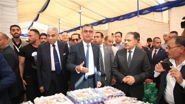 مع خصومات تصل إلى 30%.. وزير التموين يدشن سوق اليوم الواحد في مدينة العاشر من رمضان