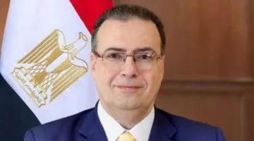 رئيس هيئة التنظيم والإدارة يعلن عن قرار ترقية الموظفين في الجهاز الإداري للدولة بدءًا من يوليو 2025.