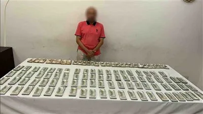 احتجاز مدير شركة بحوزته 42 مليون جنيه بتهمة الاتجار في العملات. احتجاز مدير شركة بحوزته 42 مليون جنيه بتهمة الاتجار في العملات.