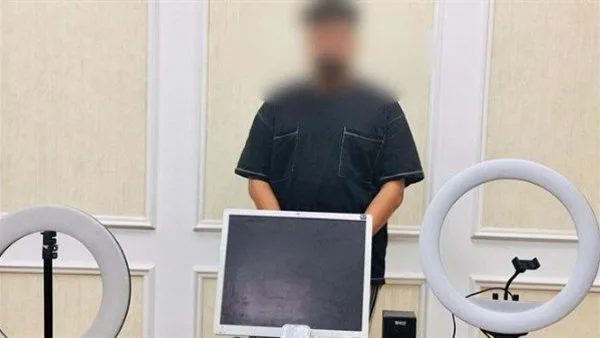 اعتقال منشئ محتوى لتوزيعه فيديوهات غير لائقة على منصات التواصل الاجتماعي في القاهرة اعتقال منشئ محتوى لتوزيعه فيديوهات غير لائقة على منصات التواصل الاجتماعي في القاهرة