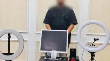 اعتقال منشئ محتوى بسبب تصويره مقاطع غير لائقة ومخالفة للأخلاق العامة عبر وسائل التواصل الاجتماعي.