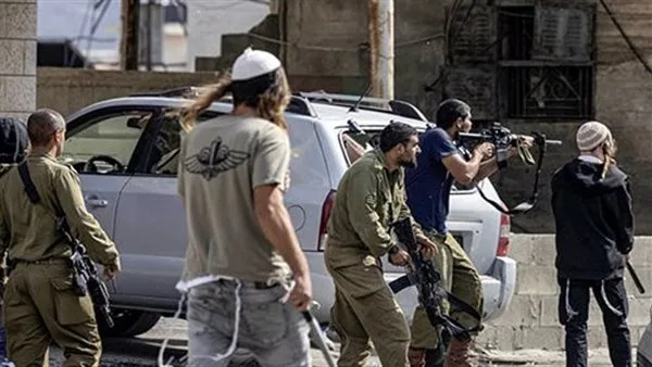 إصابة ثلاثة فلسطينيين برصاص المستوطنين في بلدة حزما