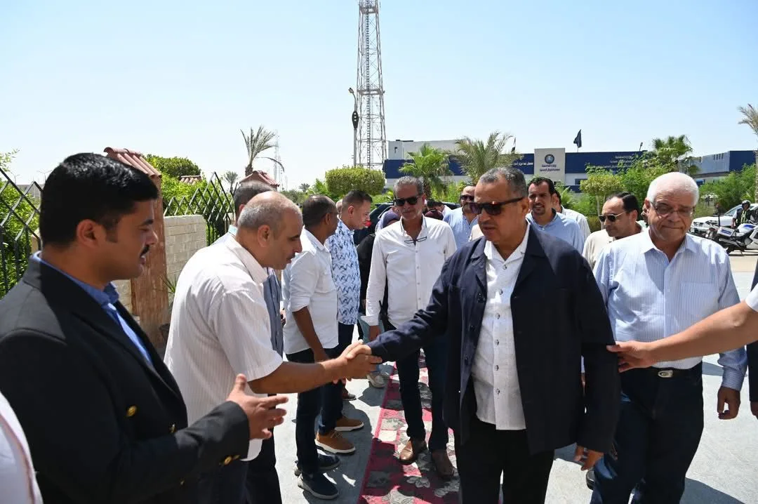 محافظ جنوب سيناء يلتقي بمدراء المديريات والإدارات لمراقبة مستوى الخدمات المقدمة للمواطنين محافظ جنوب سيناء يلتقي بمدراء المديريات والإدارات لمراقبة مستوى الخدمات المقدمة للمواطنين