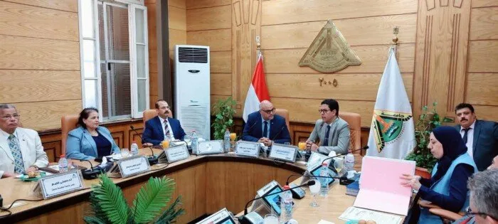 رئيس جامعة بنها: نشر 25% من نتائج الاختبارات وإنهائها خلال هذا الأسبوع رئيس جامعة بنها: نشر 25% من نتائج الاختبارات وإنهائها خلال هذا الأسبوع