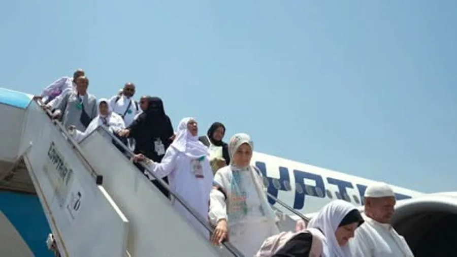 عودة آخر مجموعة من حجاج بعثة القرعة إلى الوطن عودة آخر مجموعة من حجاج بعثة القرعة إلى الوطن