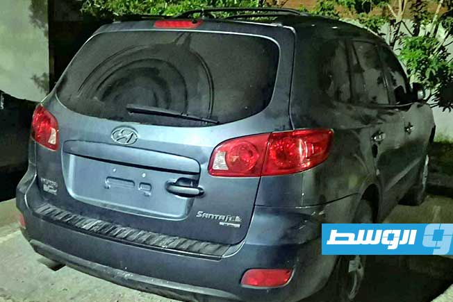 سيارة جرى العثور داخلها على أسلحة ومخدرات في صبراتة، 29 يونيو 2025. (أمن صبراتة)