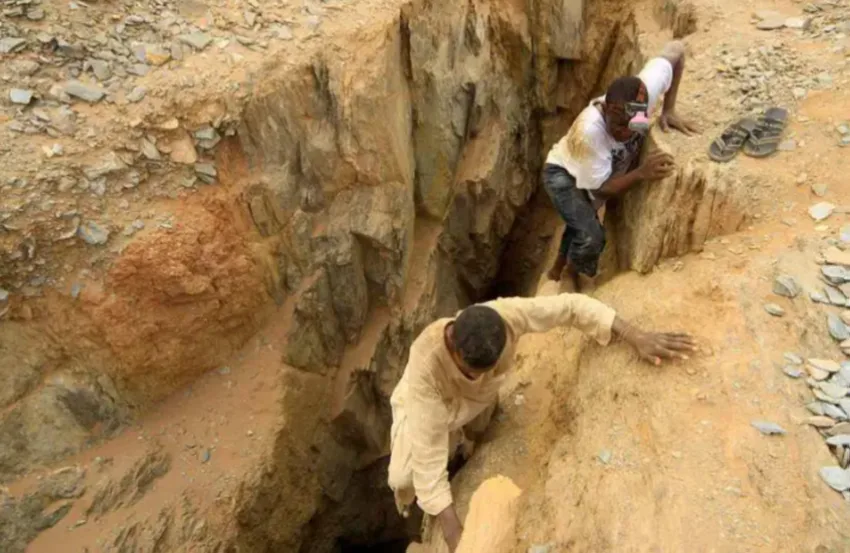 السودان: وفاة (11) عاملاً جراء انهيار منجم ذهب في كرش الفيل