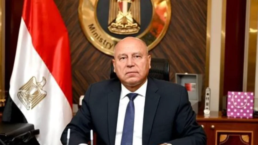 كامل الوزير: “لن أستقيل من الوزارة، سأظل هنا حتى الموت، حتى وإن لم أكن وزيراً” كامل الوزير: “لن أستقيل من الوزارة، سأظل هنا حتى الموت، حتى وإن لم أكن وزيراً”