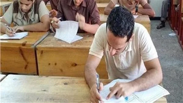 إزالة سماعات غش من آذان ستة طلاب في يوم واحد بأسيوط