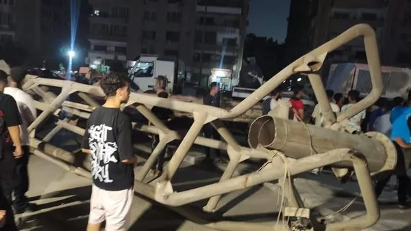 مقتل سائق نتيجة سقوط رافعة كبيرة على مركبته على طريق الأوتوستراد مقتل سائق نتيجة سقوط رافعة كبيرة على مركبته على طريق الأوتوستراد