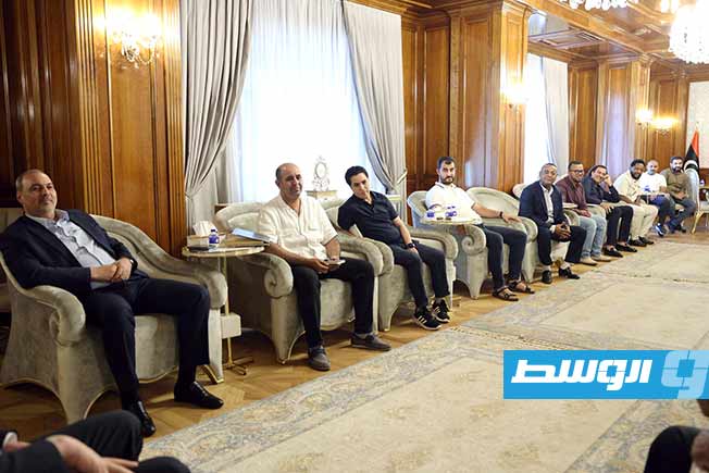لقاء الدبيبة في طرابلس مع عدد من المقاولين المنفذين لمشاريع «عودة الحياة» في المنطقة الجنوبية، 29 يونيو 2025. (حكومة الدبيبة)