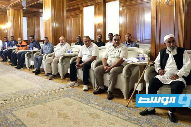 لقاء الدبيبة في طرابلس مع عدد من المقاولين المنفذين لمشاريع «عودة الحياة» في المنطقة الجنوبية، 29 يونيو 2025. (حكومة الدبيبة)