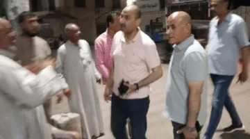 في إطار تنفيذ قرارات إغلاق المحلات، السكرتير العام المساعد يراقب ميدانياً التزام مواعيد الإغلاق في مدينة إهناسيا