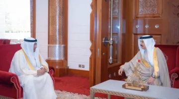 ملك البحرين والأمين العام لمجلس التعاون يناقشان تعزيز التعاون الخليجي