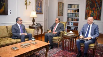 وزير الخارجية يستقبل المرشح المصري لقيادة اليونسكو