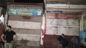 سكرتير بني سويف يراقب الالتزام بمواعيد الإغلاق في مدينة إهناسيا بشكل ميداني