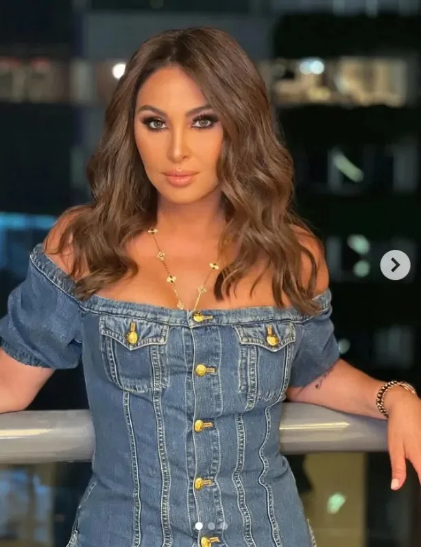إليسا تبرز مجددًا والجمهور يعبّر: “أنتِ الأجمل يا ملكة الإحساس”