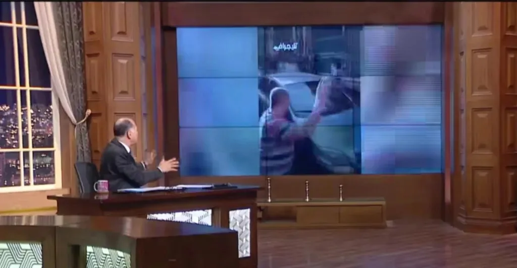 نشأت الديهي يوجه انتقادات لمحافظ المنوفية: “هذا عزاء للناس المحتاجة وأنت تصل بسيارة بورش”