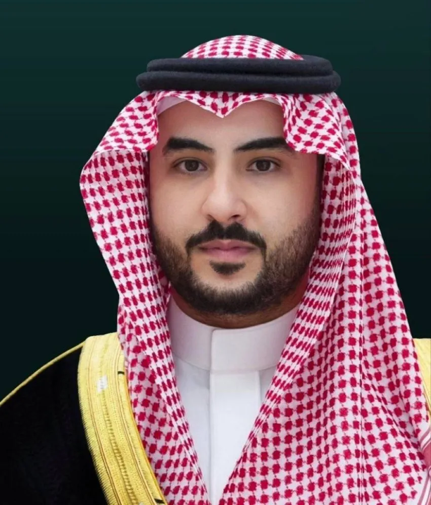 وزير الدفاع ورئيس الأركان الإيراني يناقشان المستجدات الحالية
