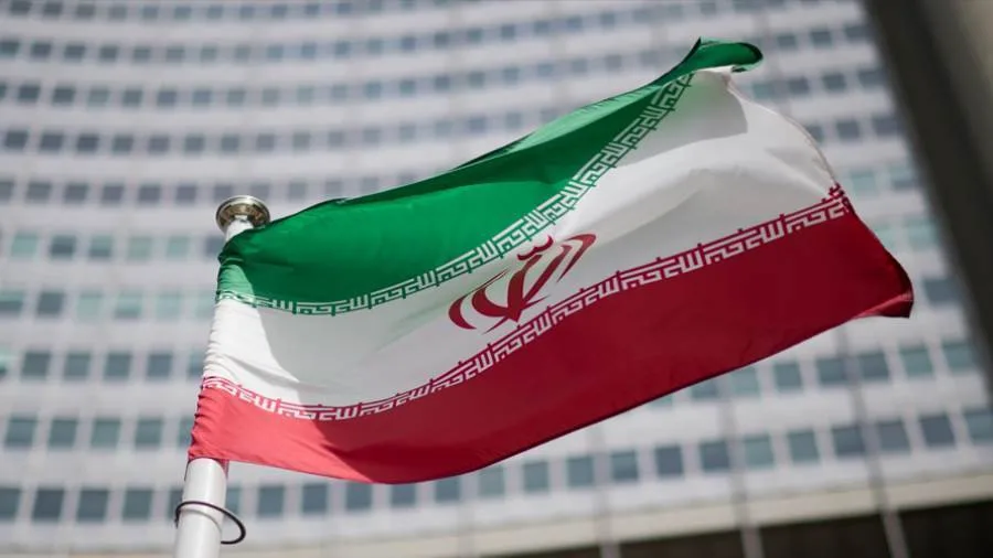 هل أبلغت الولايات المتحدة الإيرانيين قبل ساعات من استهداف “النووي”؟
