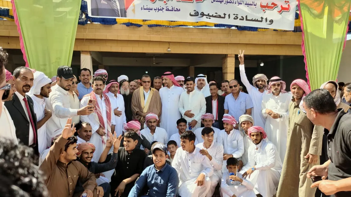 أخبار جنوب سيناء: ظهور غير متكرر لدولفين على شاطئ البحر في طور سيناء ومبارك يجتمع بشيوخ البدو أخبار جنوب سيناء: ظهور غير متكرر لدولفين على شاطئ البحر في طور سيناء ومبارك يجتمع بشيوخ البدو