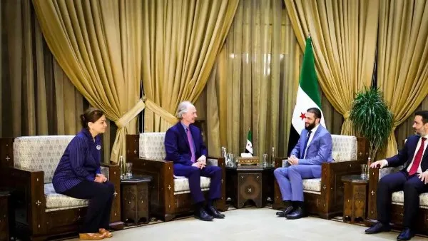 الشرع يلتقي الممثل الأممي مع التأكيد على تقدير السيادة السورية الشرع يلتقي الممثل الأممي مع التأكيد على تقدير السيادة السورية