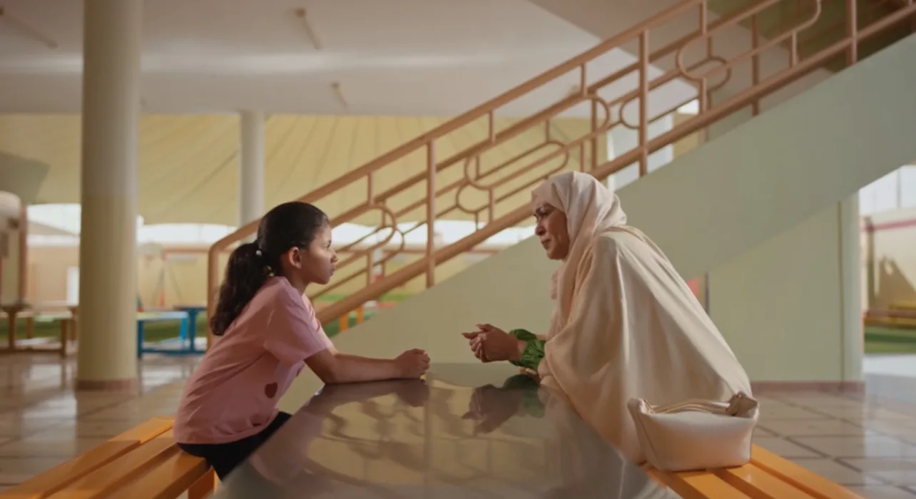 مسلسل أمي الحلقة 42: حقيبة القمامة تكشف سر بسمة الطفلة مسلسل أمي الحلقة 42: حقيبة القمامة تكشف سر بسمة الطفلة