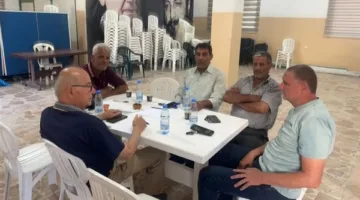 وفد من اتحاد نقابات عمال فلسطين يزور الأستاذ قاسم غبريس في مكتبه في صور