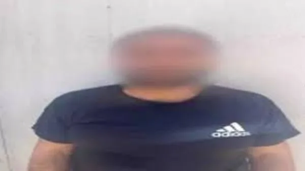 سائق مدينة نصر يدهس مسن وابنته وحفيدته.. قرار سريع بعد إلقاء القبض عليه في الإسكندرية سائق مدينة نصر يدهس مسن وابنته وحفيدته.. قرار سريع بعد إلقاء القبض عليه في الإسكندرية