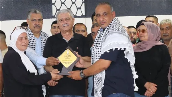 عائلة الصادق تكرم جناح الشهيد عمر عبد الكريم في مخيم برج الشمالي عائلة الصادق تكرم جناح الشهيد عمر عبد الكريم في مخيم برج الشمالي