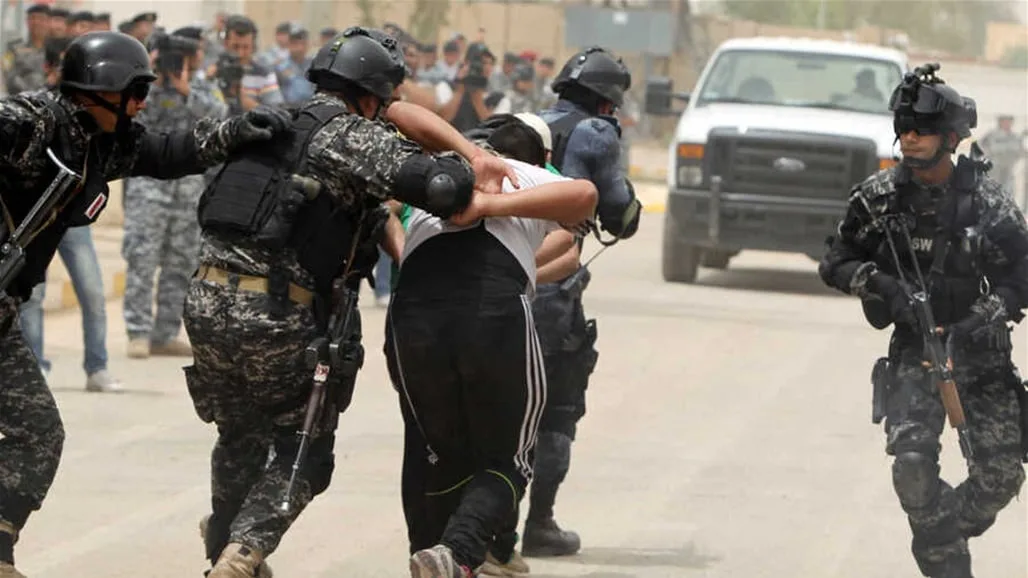 اعتقال شاب أطلق النار على منزل وأصاب طفلاً في جنوب بغداد اعتقال شاب أطلق النار على منزل وأصاب طفلاً في جنوب بغداد
