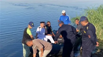 بعد يومين من الجهود، استعادة جثتين من حادث غرق قارب صغير في نهر النيل بمحافظة المنيا.