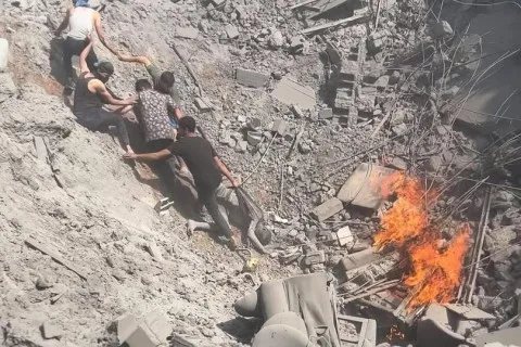 قطر تناقش جهود استئناف محادثات وقف إطلاق النار في غزة.. وعدد ضحايا الحرب يقترب من 57 ألف شهيد. قطر تناقش جهود استئناف محادثات وقف إطلاق النار في غزة.. وعدد ضحايا الحرب يقترب من 57 ألف شهيد.