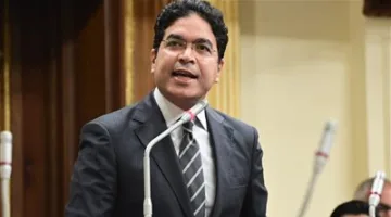 ضياء الدين داود: الحكومة تتلاعب بمصير الشعب، وأؤمن بدعم الأغلبية الوطنية للسلام والاستقرار الاجتماعي.
