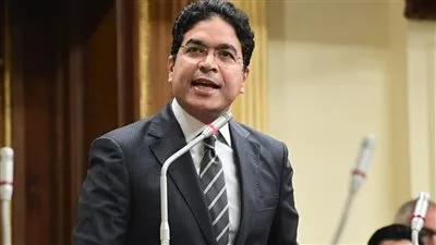 ضياء الدين داود: الحكومة تتلاعب بمصير الشعب، وأؤمن بدعم الأغلبية الوطنية للسلام والاستقرار الاجتماعي.