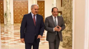 السيسي يجتمع بحفتر ويبرز أن “استقرار ليبيا يعد جزءاً أساسياً من الأمن القومي المصري” بينما يؤكد حفتر على الأهمية “المحورية” لدور القاهرة في تحقيق الأمن والاستقرار.