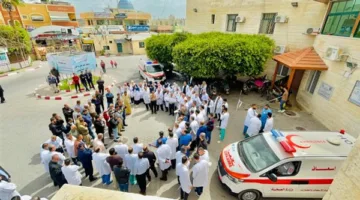 طائرة استكشاف إسرائيلية تقصف خيمة نازحين داخل مستشفى شهداء الأقصى