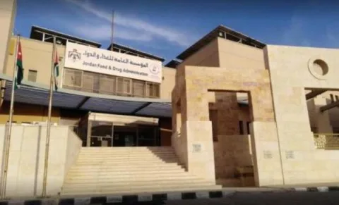 مسؤول رقابي أردني يحذر المواطنين: “ابتعدوا عن شراء الكحول غير المرخص والمغشوش” مسؤول رقابي أردني يحذر المواطنين: “ابتعدوا عن شراء الكحول غير المرخص والمغشوش”