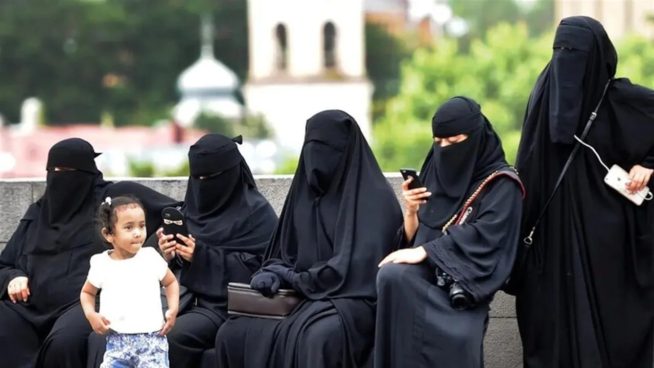 دولة جديدة تمنع ارتداء النقاب والبرقع في الأماكن العامة دولة جديدة تمنع ارتداء النقاب والبرقع في الأماكن العامة