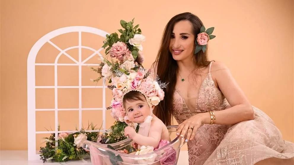 مايا نعمة وابنتها يتعرضان لحادث مروع !! إصابات في القدمين تثير قلق الجمهور عليهما مايا نعمة وابنتها يتعرضان لحادث مروع !! إصابات في القدمين تثير قلق الجمهور عليهما