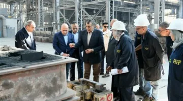 وزير الإنتاج الحربي يتفقد تقدم العمل في مصنع 9 ويأمر بتحديث مسابك حلوان