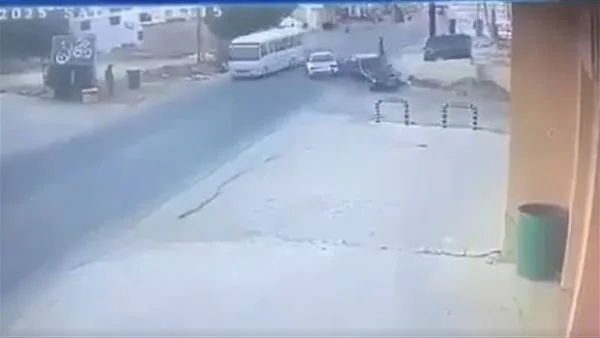 شاهد الفيديو: حادثٌ مروع… ومشهدٌ يثير الرعب!