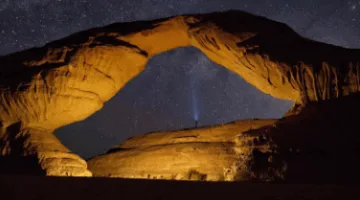 العُلا.. سماء تتجلى بعدسات المصورين وشغف محبي الفضاء