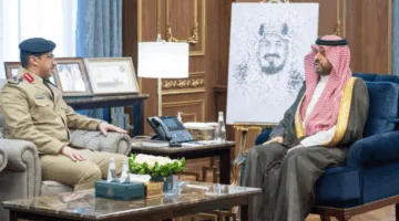 أمير الحدود الشمالية يرحب بالقائد الجديد لقوة أمن المنشآت